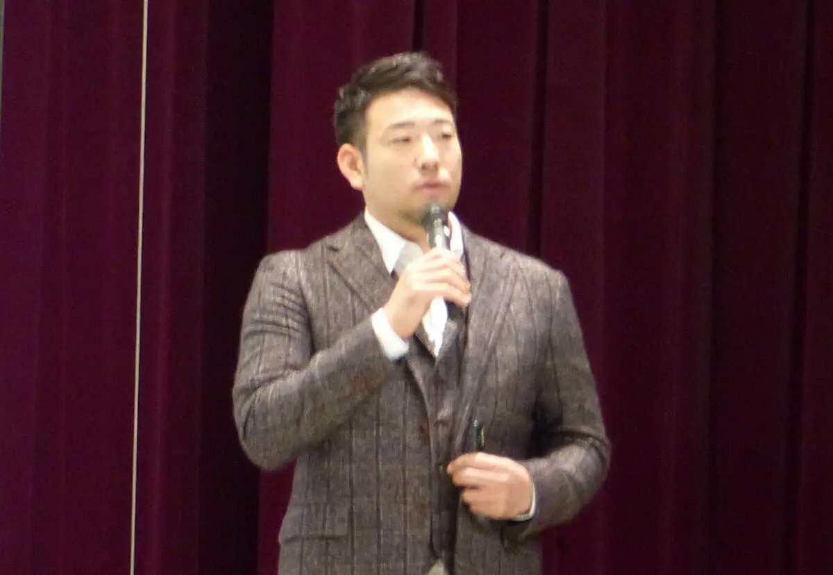 【画像・写真】FA菊池雄星が故郷で講演　花巻東入学時の佐々木監督との初会話「ドラ1で送り出さなければ監督を辞める」