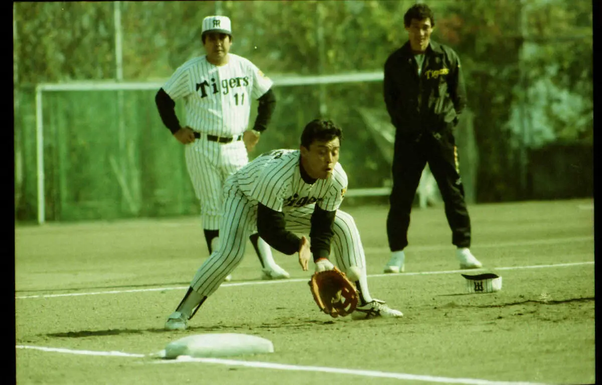 【画像・写真】【内田雅也の追球】11月11日は「村山記念日」　安芸キャンプで歴史の重要性をかみしめる