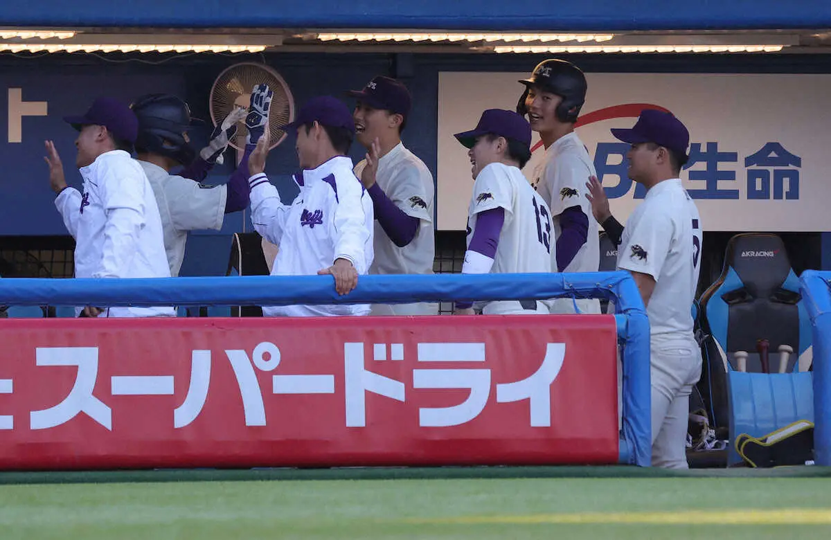 【画像・写真】明大、投打の1年生が躍動　大型左腕・大室亮満が3回零封　田上夏衣は3安打3打点