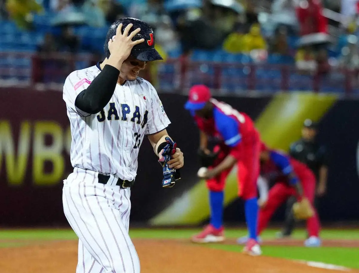 【画像・写真】【プレミア12】侍ジャパン栗原が同僚のモイネロから勝ち越し犠飛　代走・五十幡が激走生還