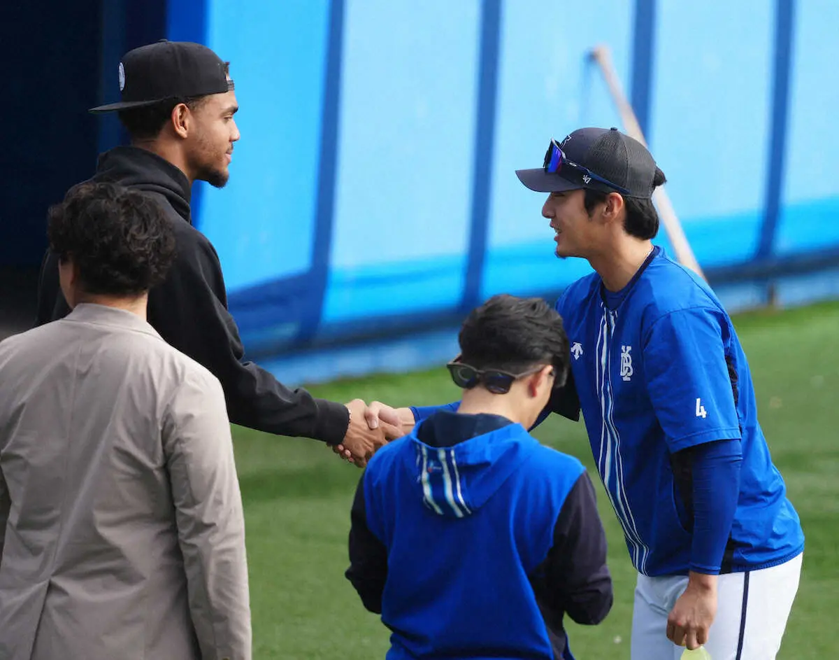 【画像・写真】マリナーズの718億円男、J・ロドリゲスがDeNA施設をサプライズ訪問！「日本は基礎を大事にする」