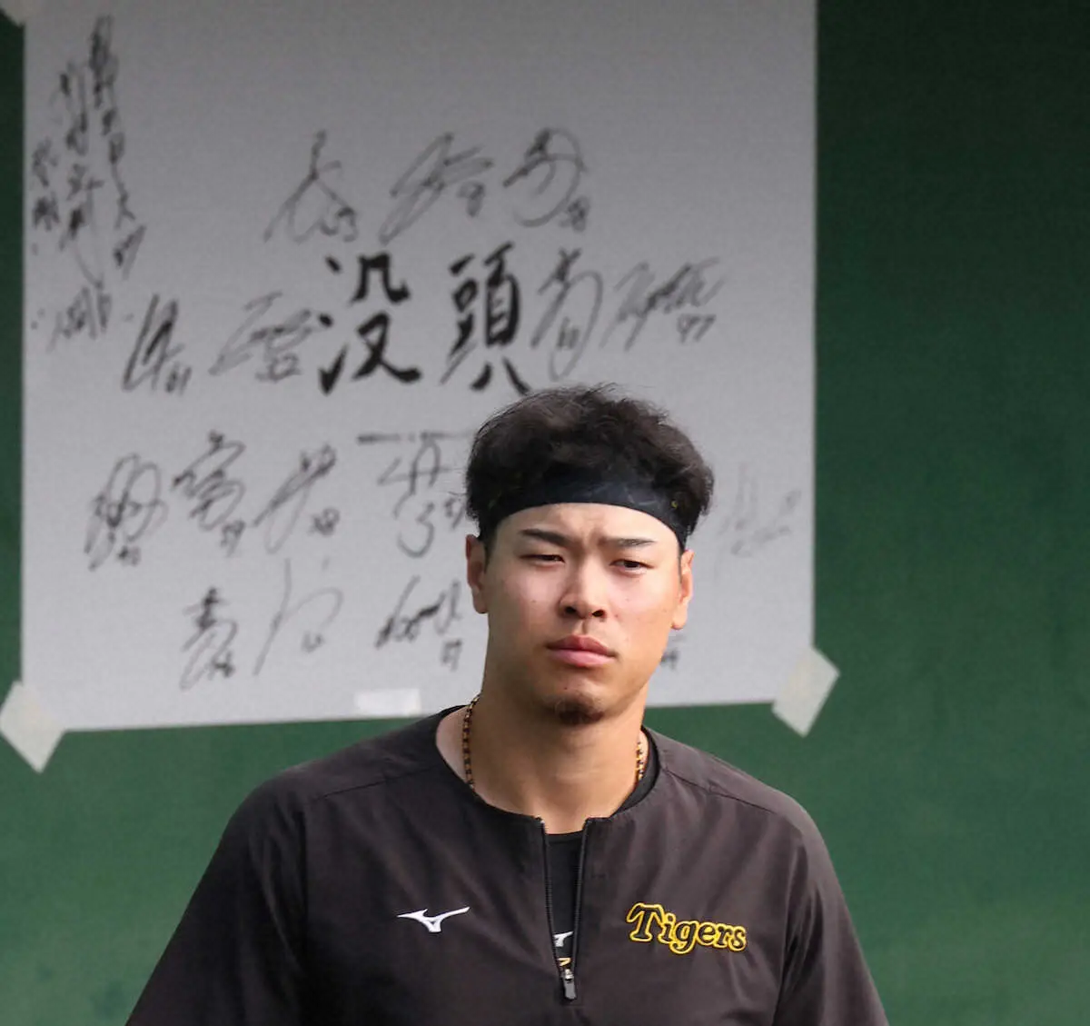 【画像・写真】阪神・佐藤輝　“リーダー合格通知”　球児監督「完全にチームの真ん中。放っておいても大丈夫」