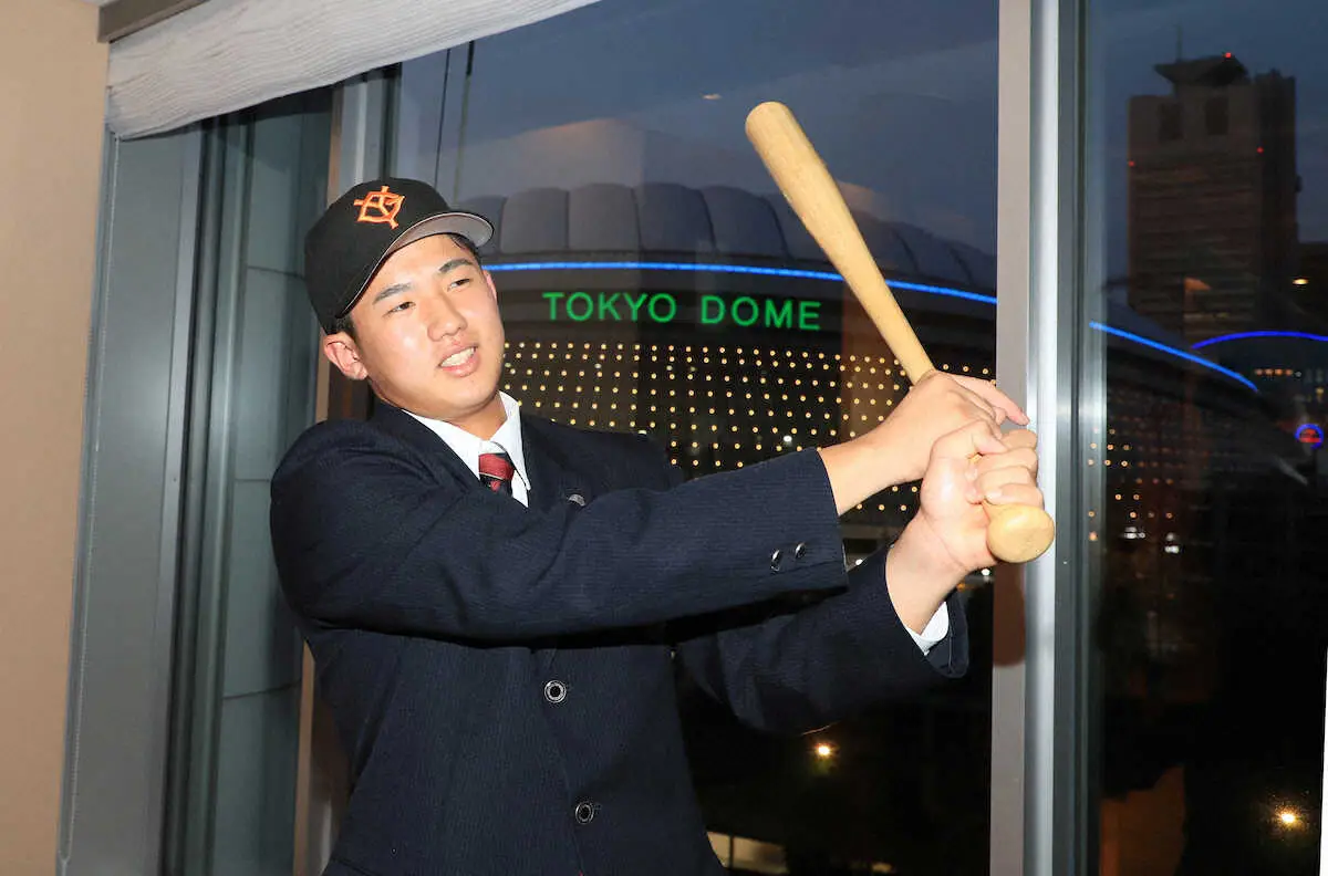 【画像・写真】巨人ドラ1・石塚　背番号23の代名詞に！「3割、30本塁打を打てるショートを目指したい」