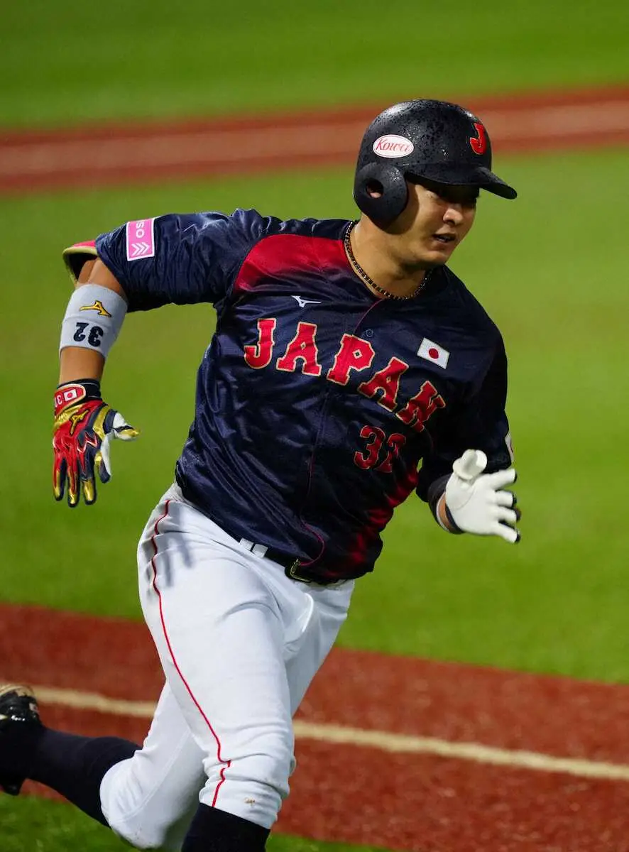 【画像・写真】【プレミア12】侍J　栗原“リベンジ”適時打で5回に勝ち越し　3回に痛恨走塁死で栗原“生還”幻も