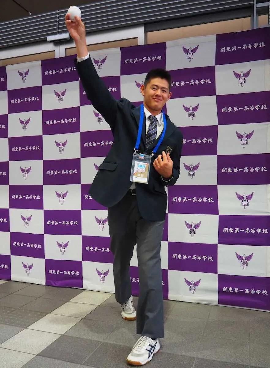 【画像・写真】ロッテ4位指名　関東第一の甲子園準V右腕・坂井遼　最速151キロ直球磨きドジャース・由伸超え誓う
