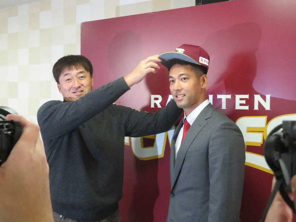 【画像・写真】阪神戦力外の加治屋が楽天入団会見　中継ぎフル回転誓う「最低でも40～50試合」