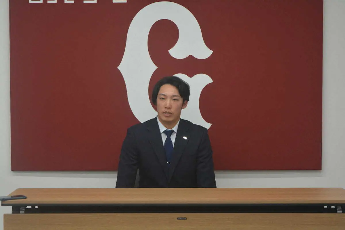 【画像・写真】巨人・赤星は300万円アップでサイン「自分の中では悔しいシーズン」