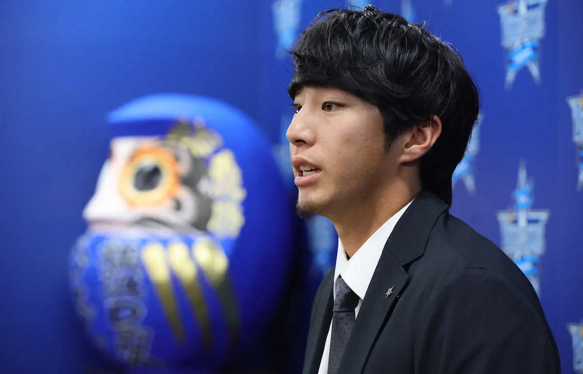 【画像・写真】DeNAドラ1・度会が契約更改　1000万円増で「来年はもっと貢献したい」「やれている部分もあった」