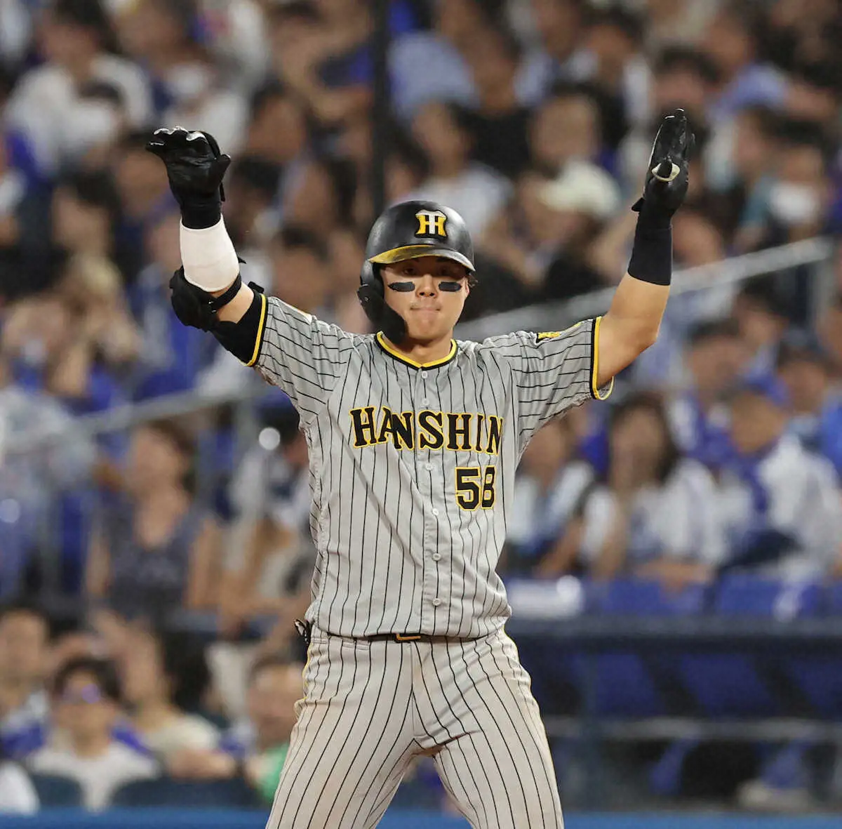 【画像・写真】阪神・前川がうれしい「フレッシュ大賞」　賞金総額1000万円ゲット　今季は1軍完走し飛躍遂げる