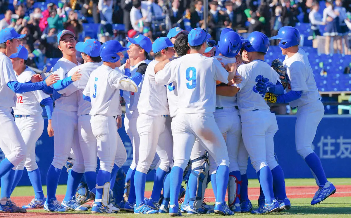 【画像・写真】【大学野球】青学大がサヨナラで初優勝＆4冠王手　3番・初谷健心がサヨナラ打