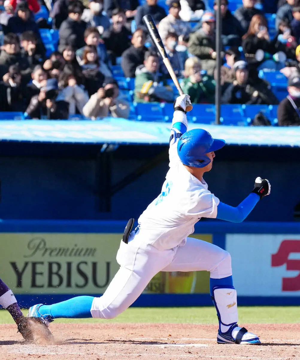 【画像・写真】ロッテ1位青学大・西川が代打で復帰　9月に右手人指し骨折も「全然問題ない」と豪快スイング