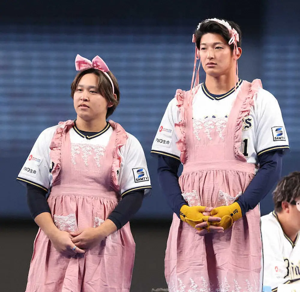 【画像・写真】オリックス・中嶋前監督「今年の負の部分は私とT―岡田が持って行きます」　ファン感でサプライズ登場