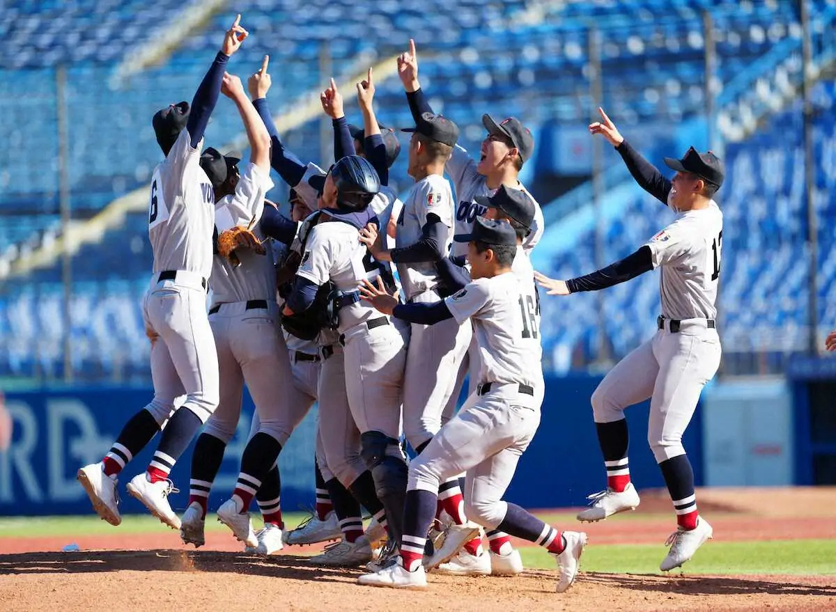 【画像・写真】【高校野球】横浜が松坂大輔を擁した97年以来の優勝　阿部主将絶叫「3年生の皆さん、優勝しました」
