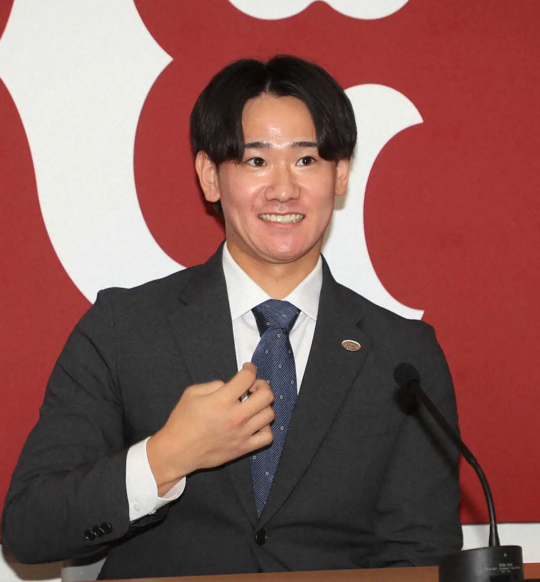 【画像・写真】巨人・井上　約5倍増の年俸3400万円でサイン「今まで経験したことない一年。今年以上の成績残したい」