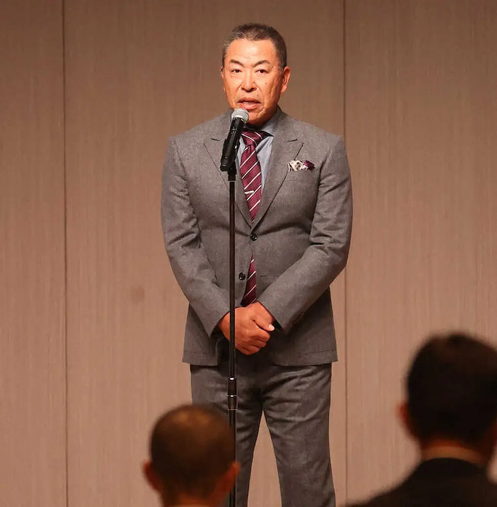 【画像・写真】中日・井上監督　球団納会で逆襲誓い「最下位を続けてしまった3年間を覚えておけ」