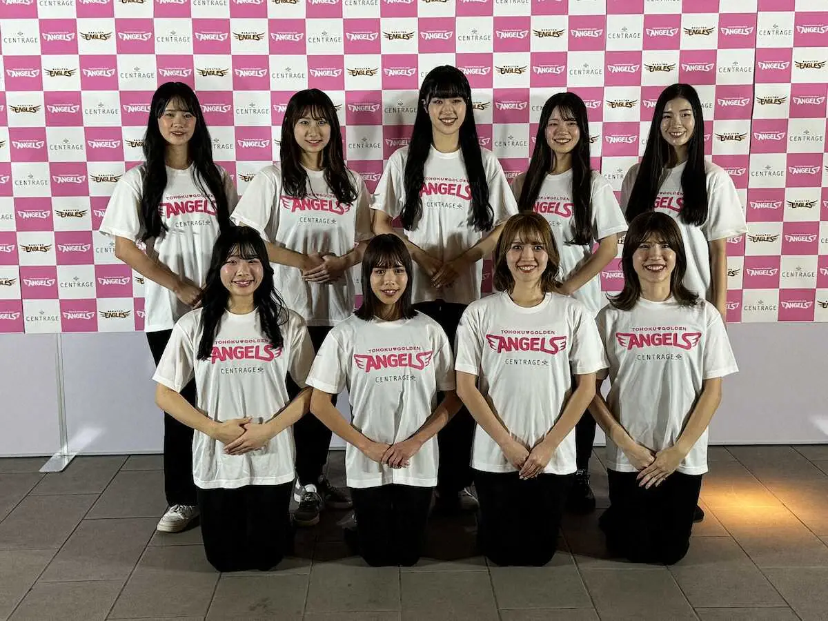 【画像・写真】エンジェルスの新規メンバー前列左からNOA、YUU、KAO、AYANEKOTOHA、MONAMI、UMI、KANNA、YUKINA