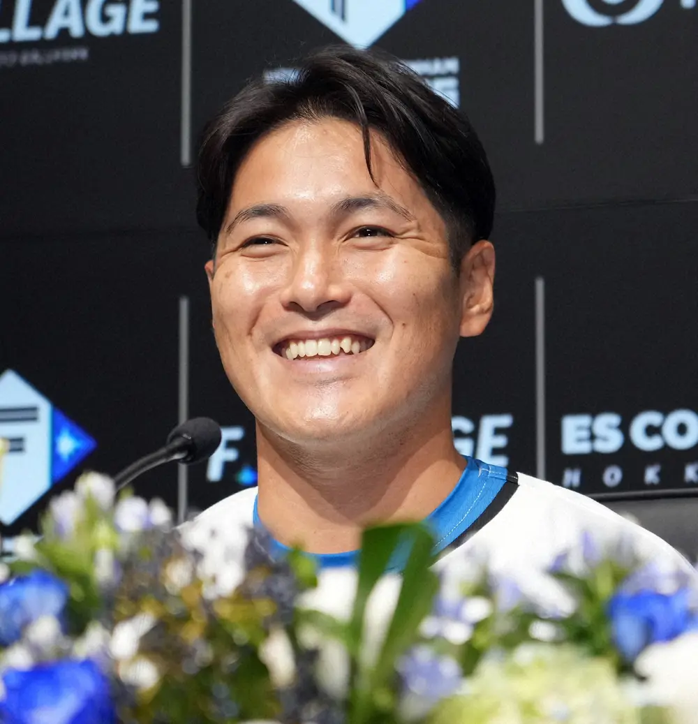 【画像・写真】現役引退の日本ハム鍵谷　出身地・北海道七飯町の町民栄誉賞を受賞　同町で2人目