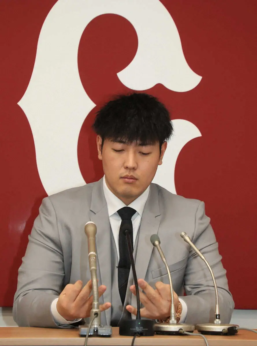 【画像・写真】巨人・岡本和真　単年5.4億円で更改　「24年契約です」冗談もメジャーへの思い「目標にしていた場所」