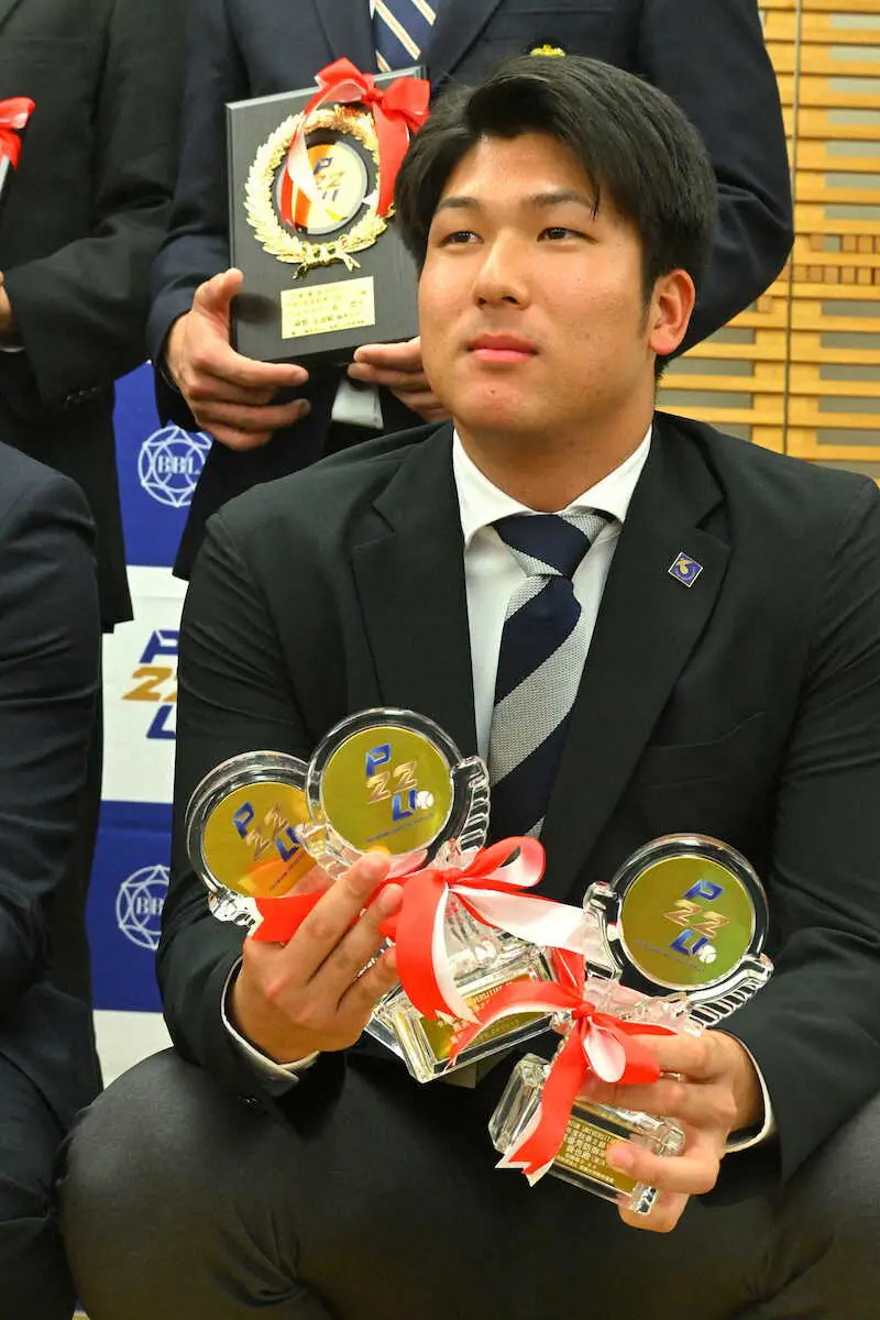 【画像・写真】東洋大・島田　個人タイトル3冠　最高殊勲選手、最優秀投手、最優秀防御率で1部昇格に貢献