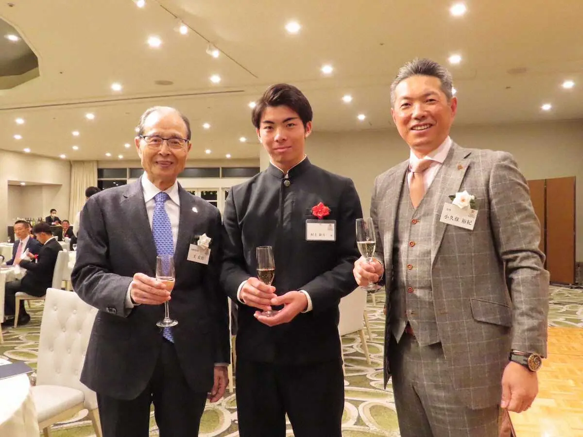 【画像・写真】ソフトバンク・小久保監督が新人選手を激励「野球に没頭して」　昨年に続き「優勝に貢献」コメントは禁止