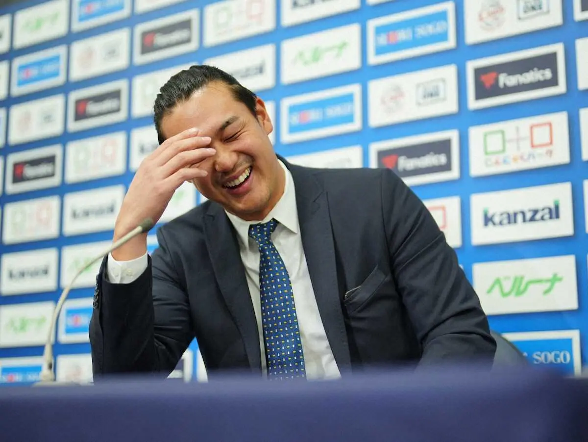 【画像・写真】西武・高橋光成　5500万ダウンの2億1000万円でサイン　0勝11敗に「笑い話になる日を楽しみに」