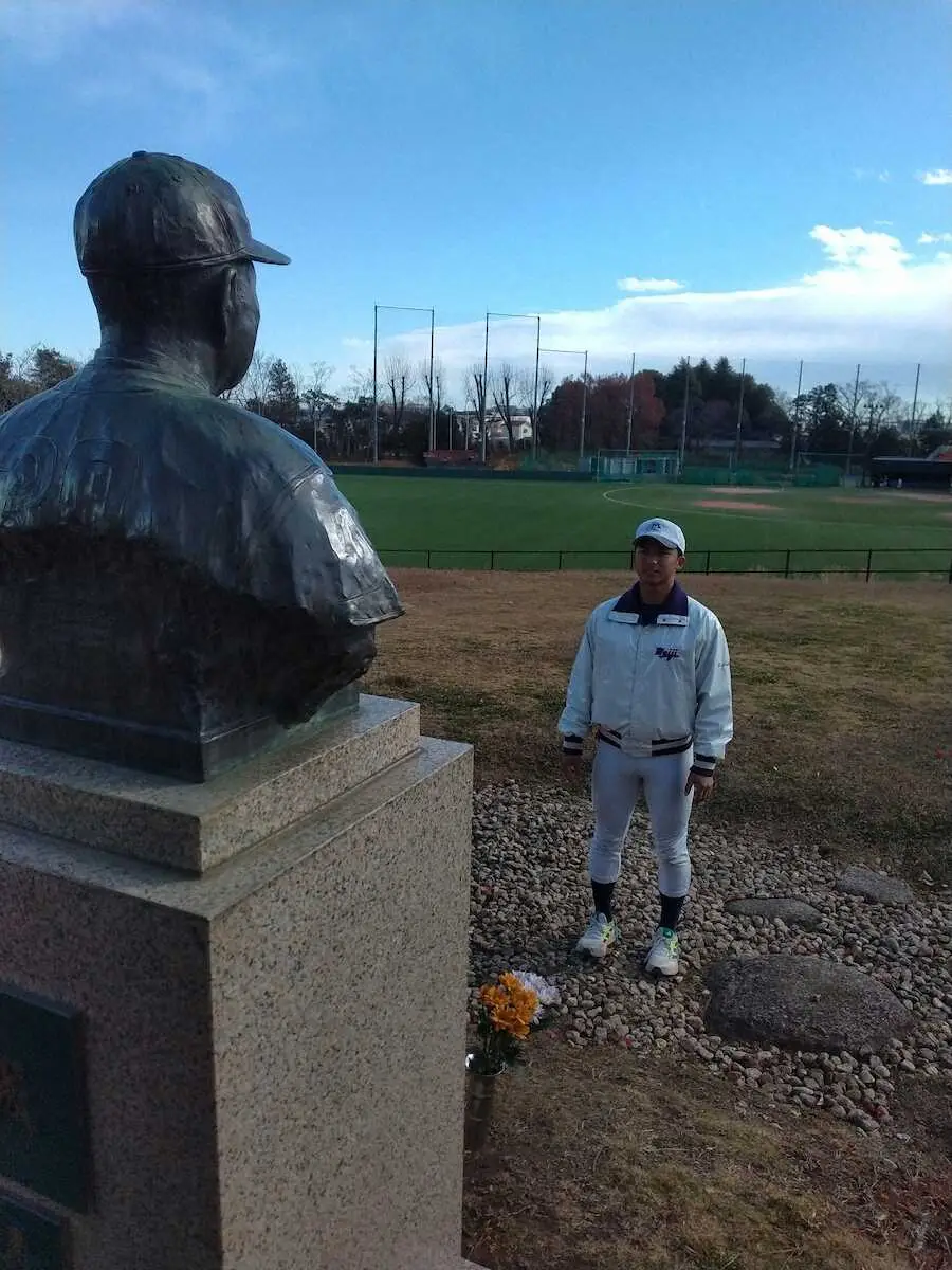 【画像・写真】楽天1位の宗山が明大で最後の練習終える　最後は感謝の整備「僕を成長させてくれたグラウンド」