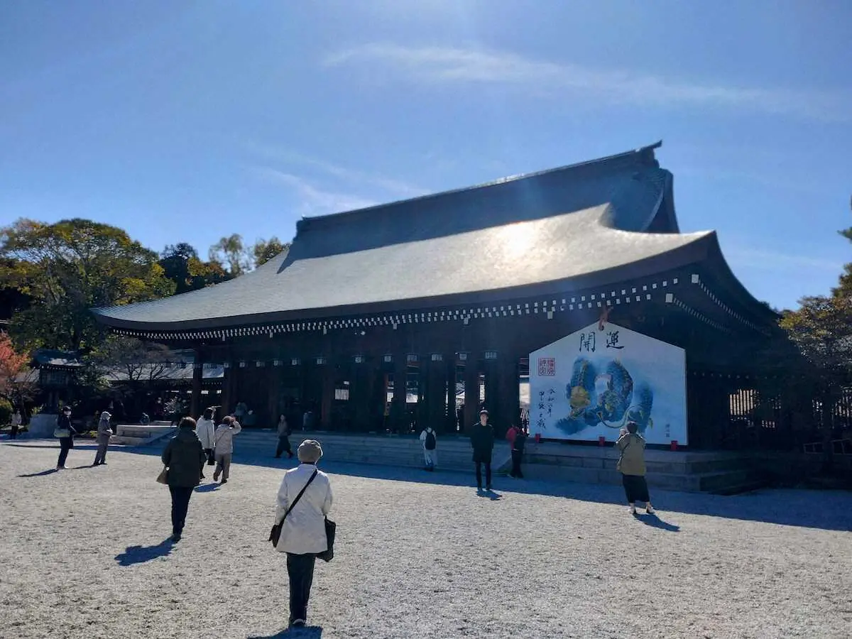 【画像・写真】阪神ドラ1・伊原が長寿左腕の誓い　地元のパワースポット橿原神宮初詣　健康・延寿の御利益あるぞ