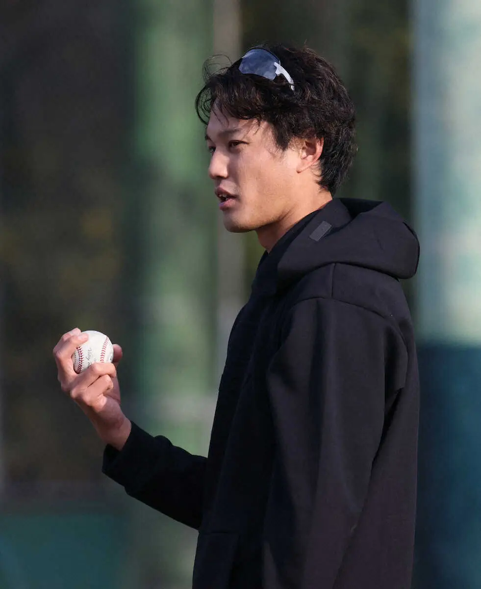 【画像・写真】藤浪晋太郎　母校・大阪桐蔭で自主トレ　西谷監督の言葉に「自分も一から頑張ります」と決意新た