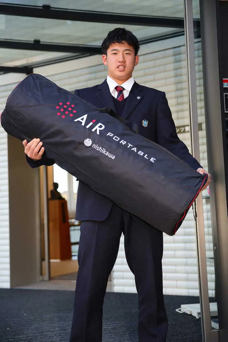 【画像・写真】巨人・ドラフト1位の石塚裕惺が入寮　nishikawaのマットレスなど持参「凄く楽しみにしていた日」