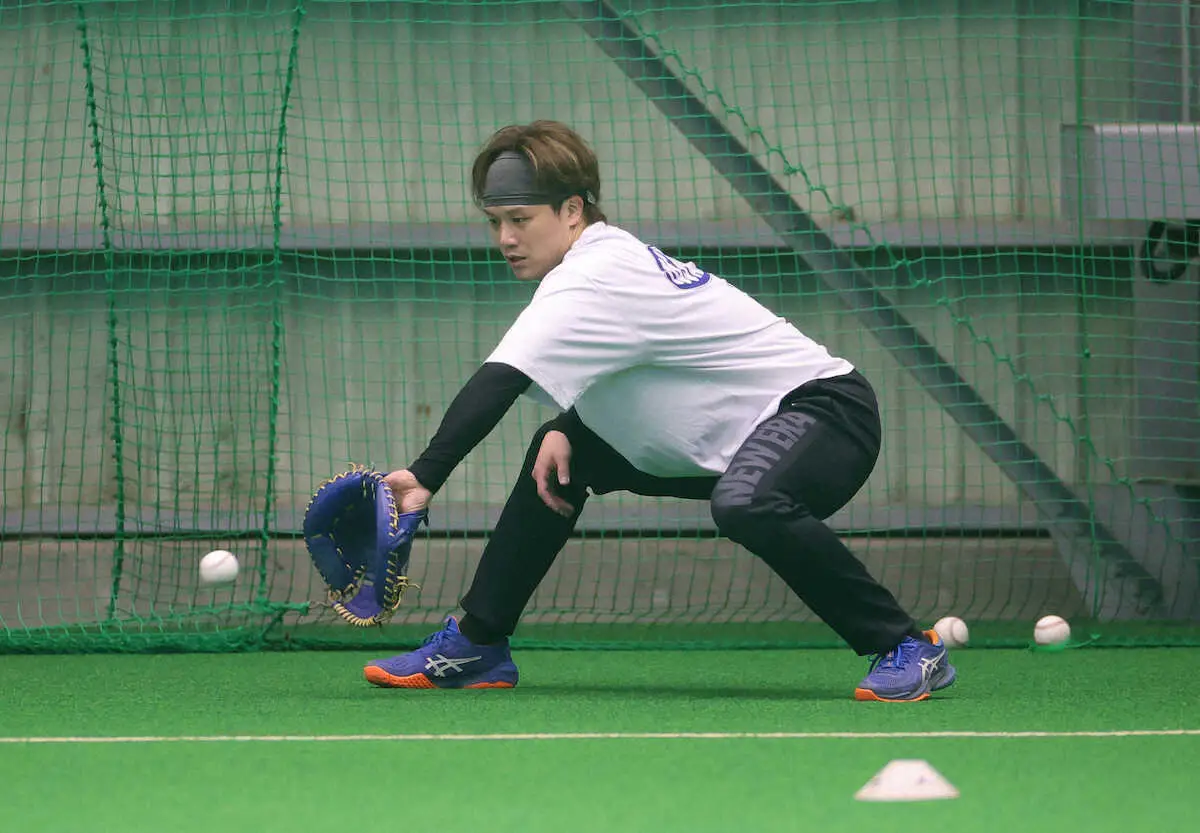 【画像・写真】＜日本ハム・伏見自主トレ公開＞自主トレする伏見　（撮影・白鳥　佳樹）