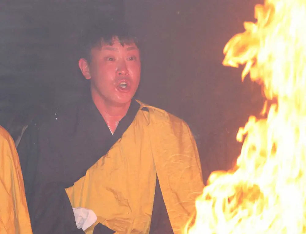 【画像・写真】広島・堂林　まず“自分に全集中”　鹿児島市の最福寺で護摩行