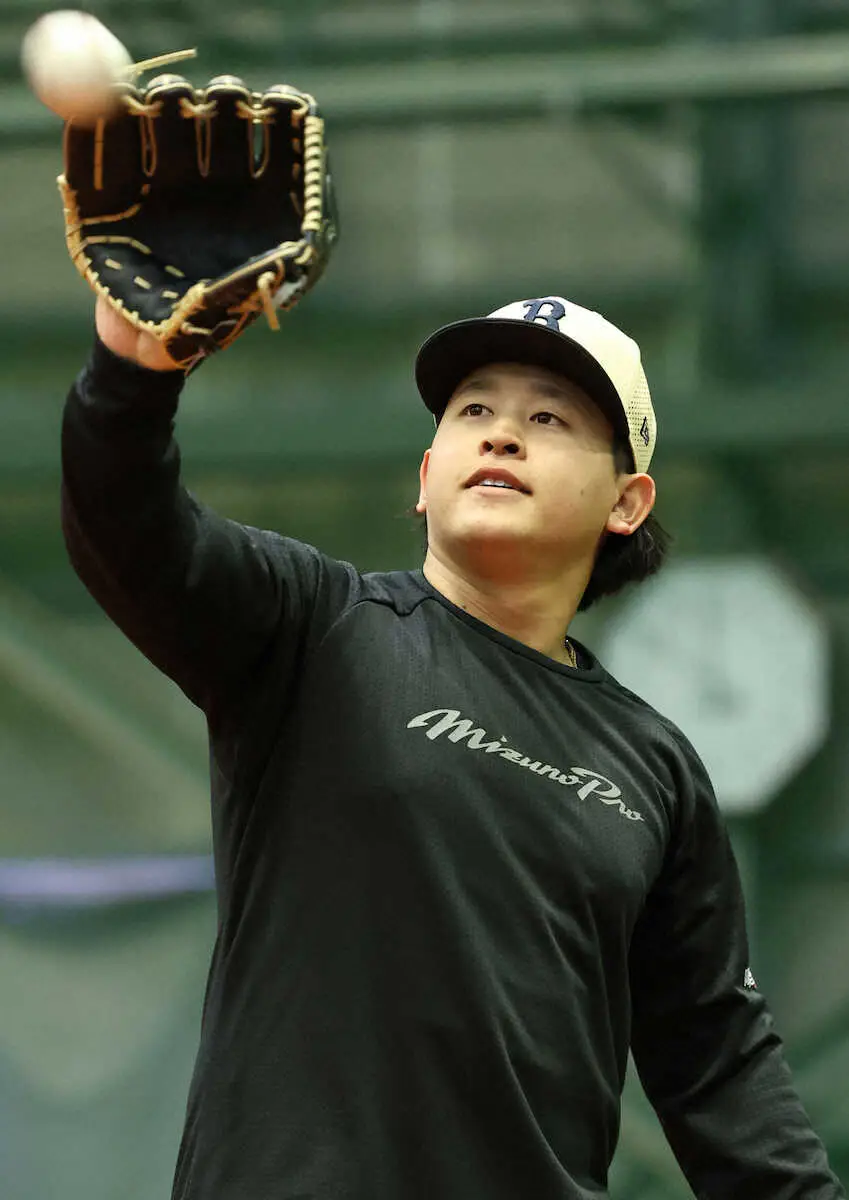 【画像・写真】オリ開幕投手内定の宮城が自主トレ公開　ブルペンで初投げし、今年の目標は「ケガをしない」