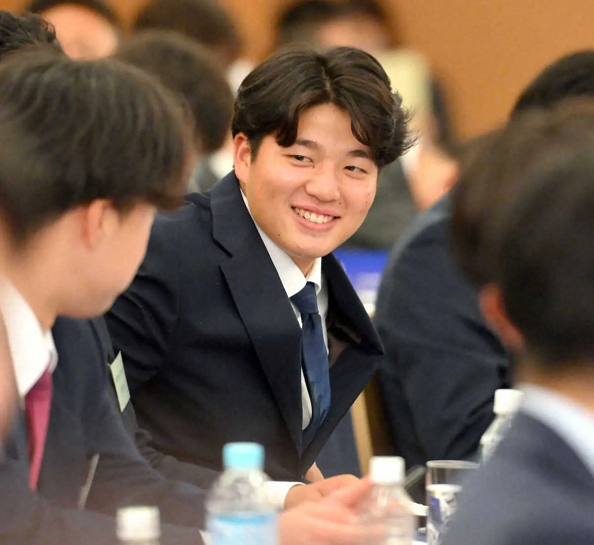 【画像・写真】ヤクルト・ドラ1中村優斗が球界の“レジェンド先生”にド直球質問　12球団新人で唯一質問　NPB研修会