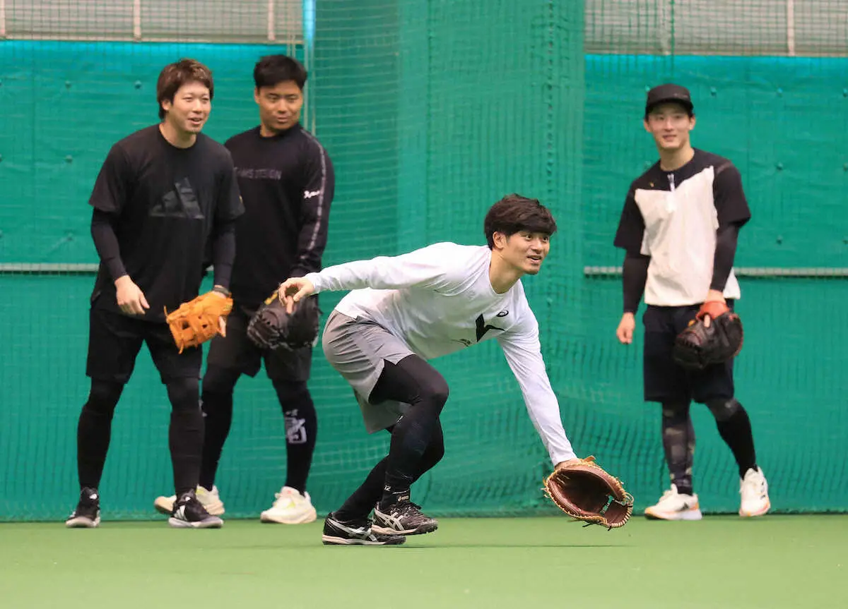 【画像・写真】阪神・坂本　開幕戦勝利へ“難敵”小園封じだ　「いっぱい痛い目にあってますけど。大いに警戒して」