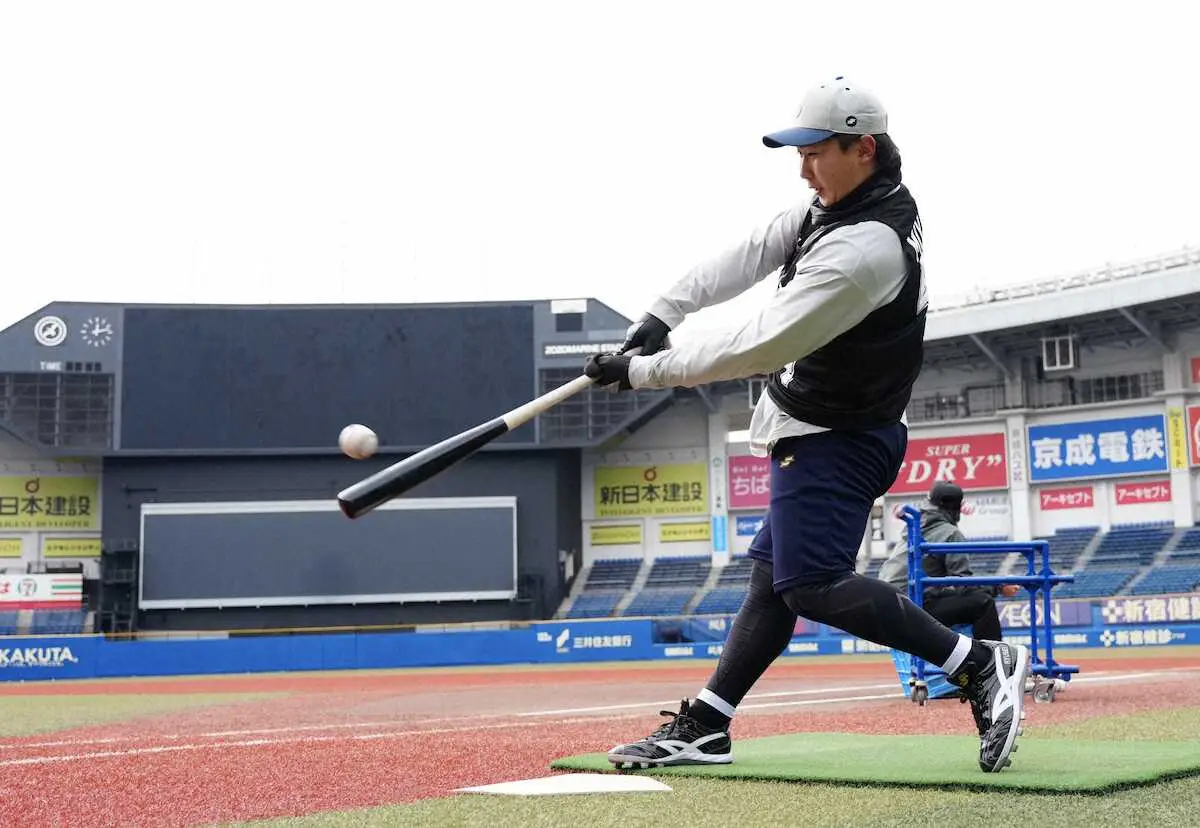【画像・写真】ロッテ・ドラ2宮崎　新人合同自主トレで「広角に打てる長打」アピール