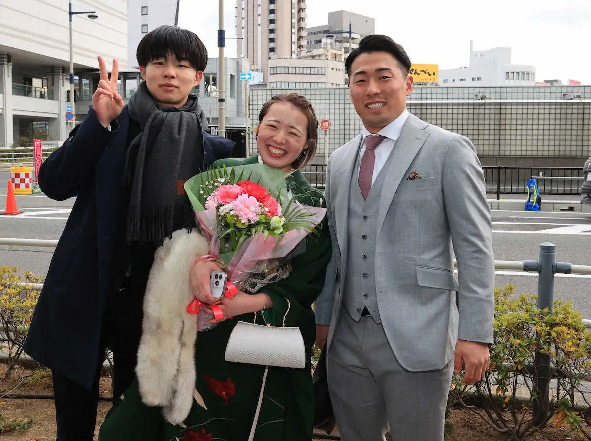 【画像・写真】巨人・浅野　地元・高松で二十歳の誓い　「40歳まで野球をしたい」