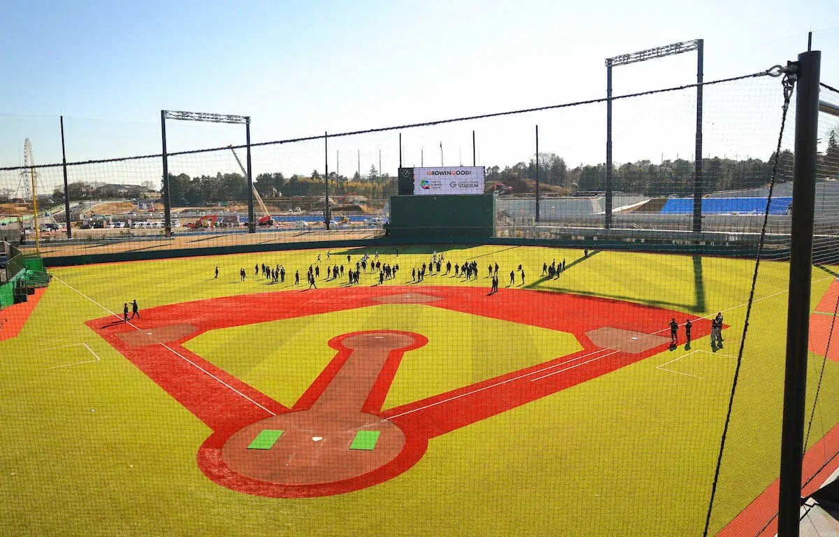 【画像・写真】新人合同自主トレが行われたジャイアンツタウンスタジアム（撮影・光山　貴大）