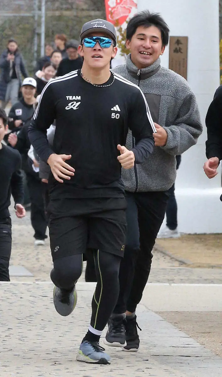 【画像・写真】阪神・大竹を取材で記者も「和田塾」体験　レジェンドの“振り”応えたら、坂道ダッシュこたえました…