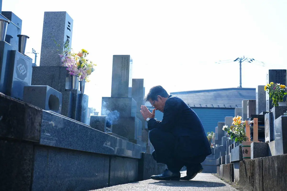 【画像・写真】日本ハム・栗山CBO　球界発展へ胸に刻む三原脩氏の“訓示”　25年も墓前に花そえる