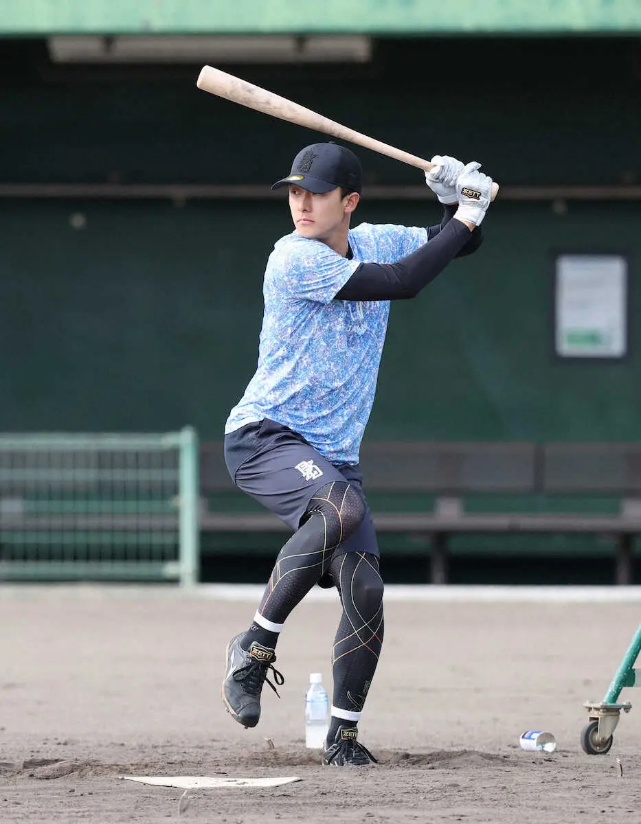 【画像・写真】阪神・小幡　一本足打法で活路を開く「しっかり（軸足に体重を）ためて割れをつくる」