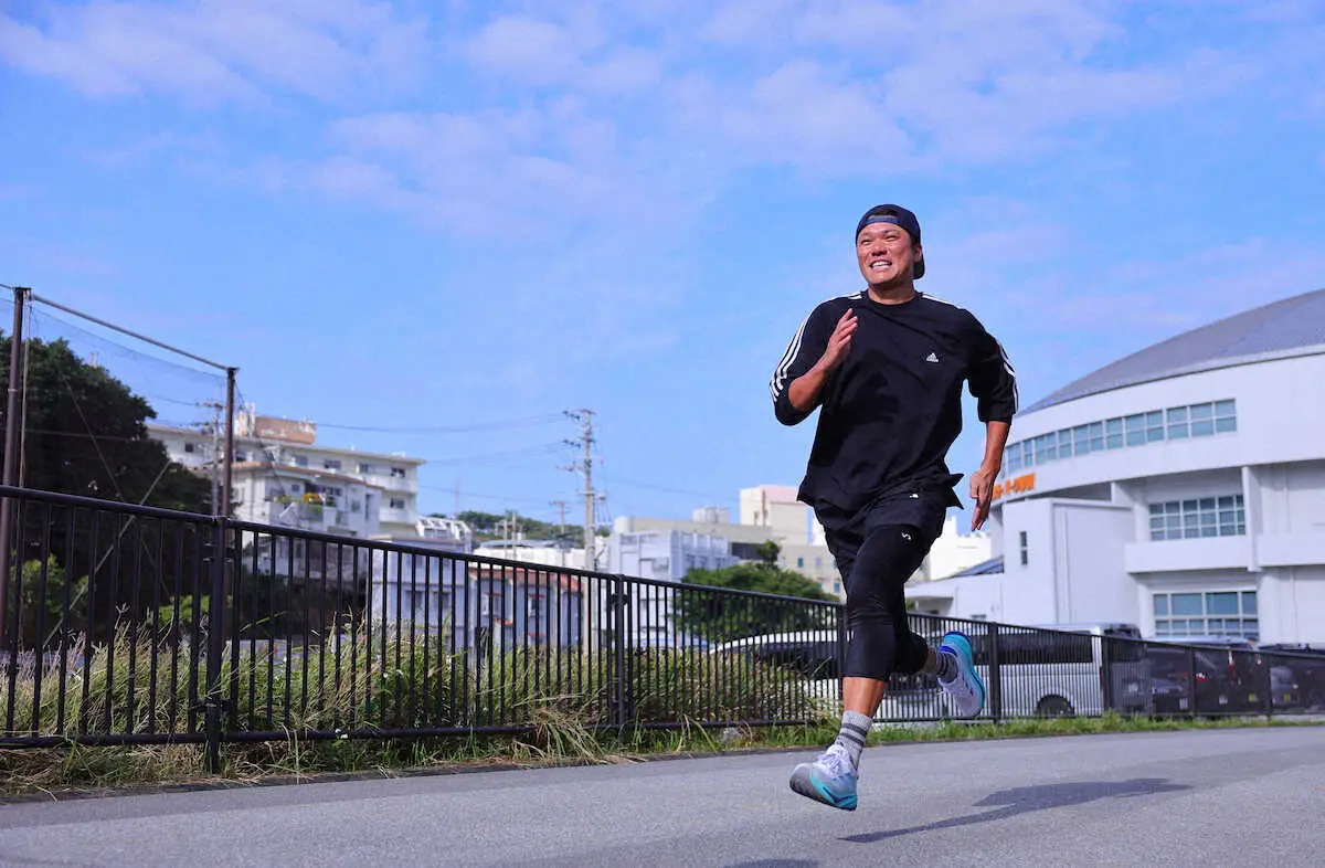 【画像・写真】巨人・坂本が自主トレ公開　「あいつやっぱ打つなって思わせられるように」　田中将と2人で巻き返し誓う