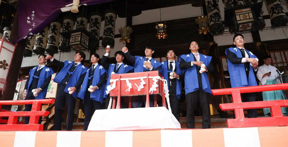 【画像・写真】阪神23年ドラフト8選手が「初天神梅花祭」参加　下村「今年は何としてでもマウンドに」