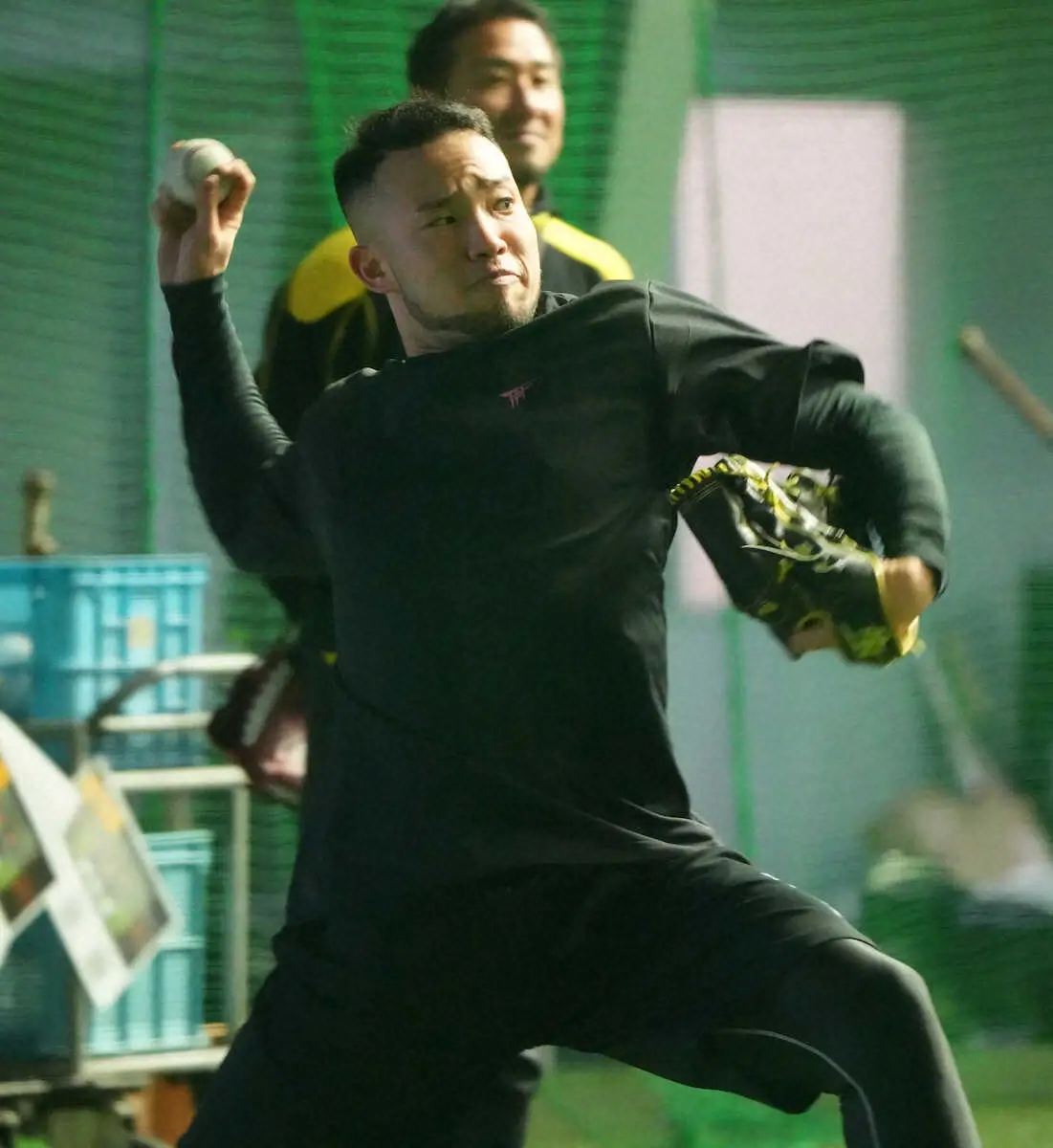 【画像・写真】【筑後鷹】育成2年目・宮里優吾　「尾形塾」で目指す進化　師匠から学び、今季中の2ケタ背番号勝ち取る