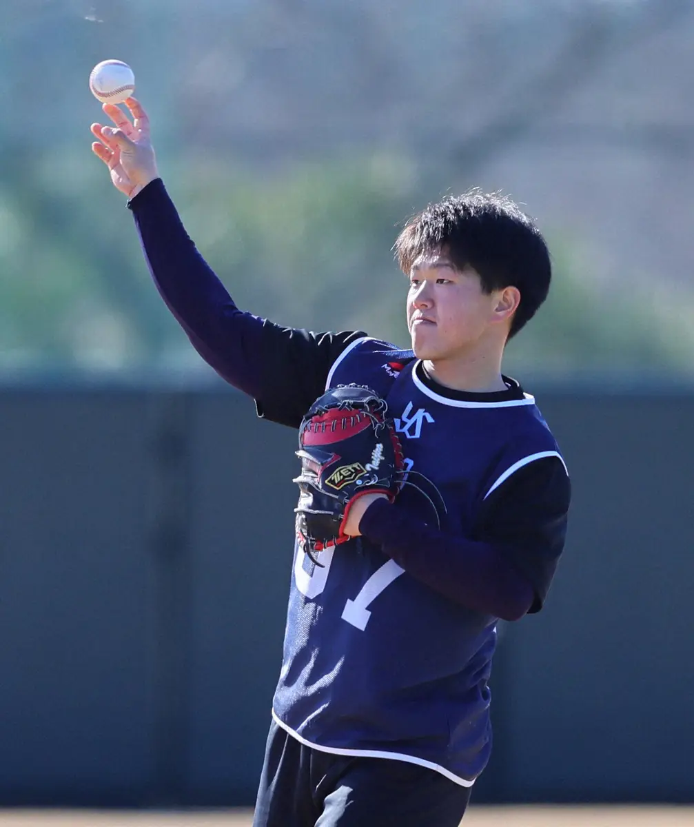 【画像・写真】ヤクルト　ドラ5・矢野泰二郎が1軍キャンプに持ち込むのはピローミスト　「枕にかけて睡眠の質が高まる」