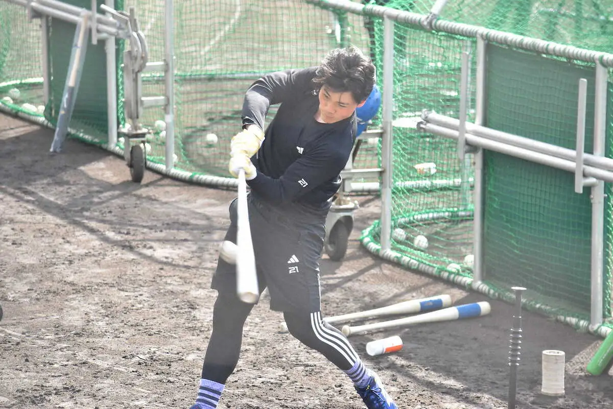 【画像・写真】打撃練習で快音を響かせる清宮