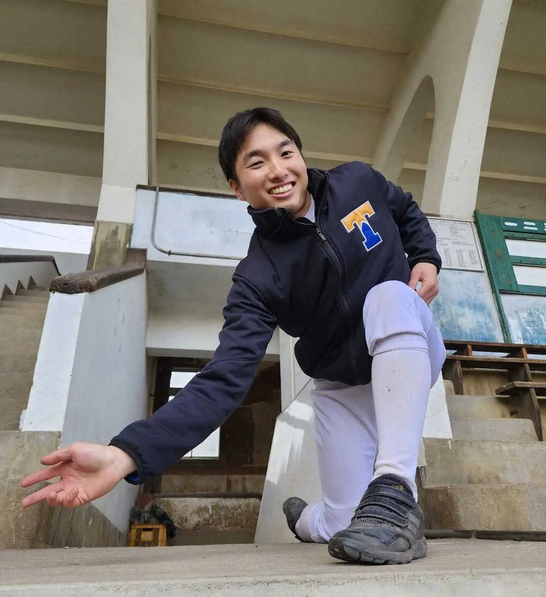 【画像・写真】渡辺俊介監督＆東大エースの長男が神宮に！　東京六大学野球が社会人と対抗戦