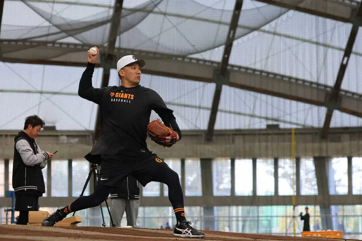 【画像・写真】巨人・田中将大が合同自主トレ初ブルペン！　貫禄の46球に若手投手陣も釘付け