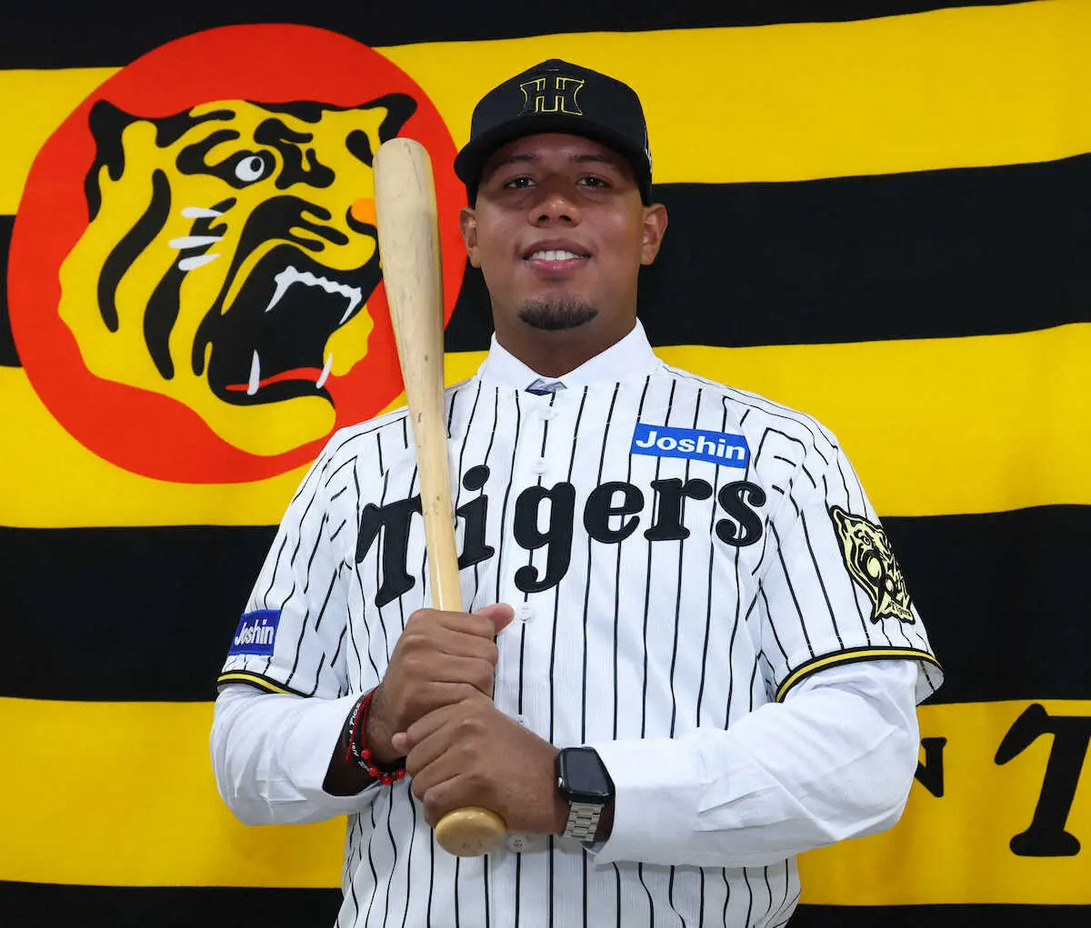 【画像・写真】阪神・アルナエス　「高寺選手と野口選手とよく話す」　「抹茶」食べたい日本対応バッチリ