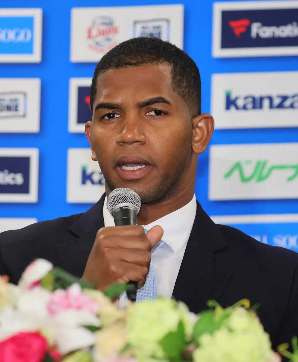 【画像・写真】西武のラミちゃん　勝利の方程式入りゲッツ！「どの条件でも」守護神・平良につなぐ