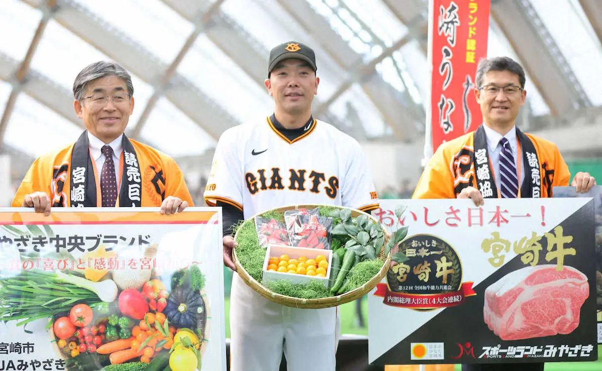 【画像・写真】巨人・阿部慎之助監督、連覇へ向け気勢「やってやろうじゃねえか」　春季Cスタート